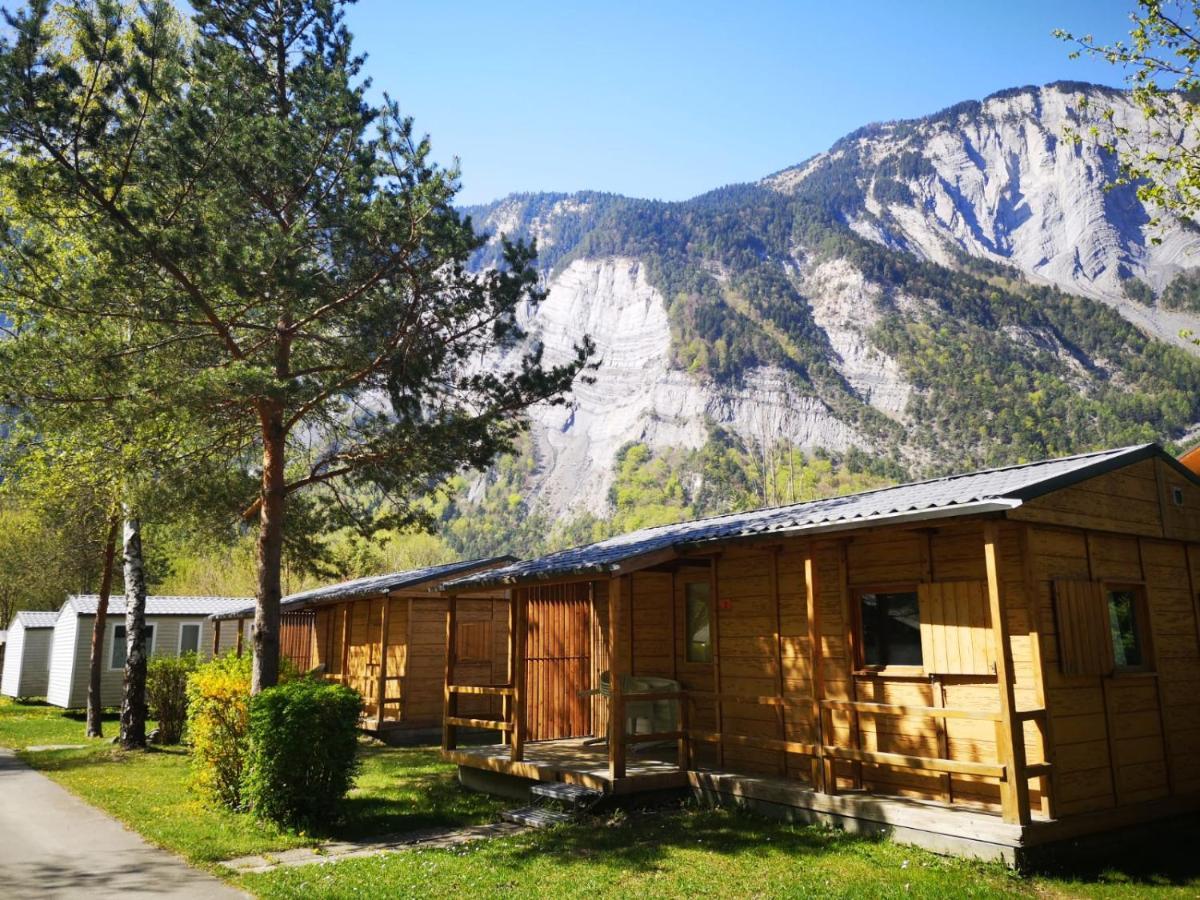 Camping Le Colporteur Hotel Le Bourg-d'Oisans Exterior photo